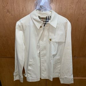 BURBERRY TRENCH COAT.